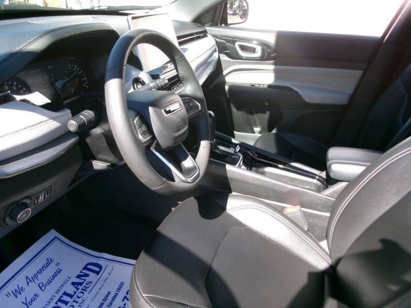 Used 2025 Jeep Compass Limited AWD/4WD image 17
