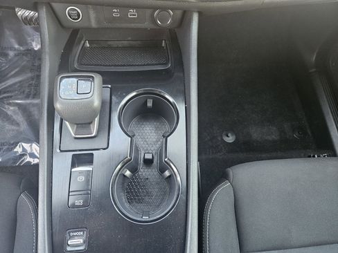 Used 2023 Nissan Rogue S image 13