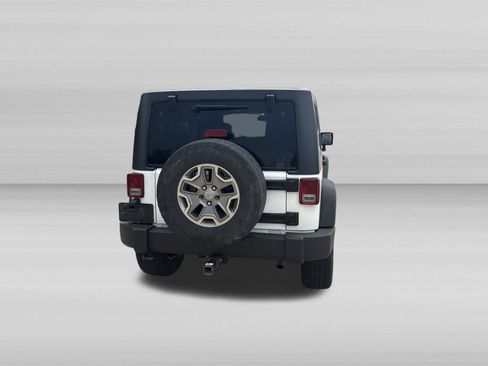 Used 2015 Jeep Wrangler Unlimited Rubicon w/ Connectivity Group AWD/4WD image 4
