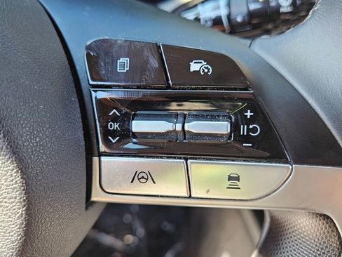 Used 2025 Hyundai Elantra SEL FWD image 22