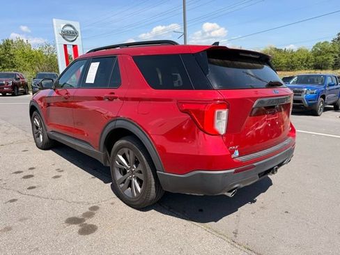 Used 2022 Ford Explorer XLT w/ Equipment Group 202A AWD/4WD image 7