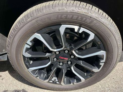 Certified 2023 GMC Yukon XL Denali AWD/4WD image 11