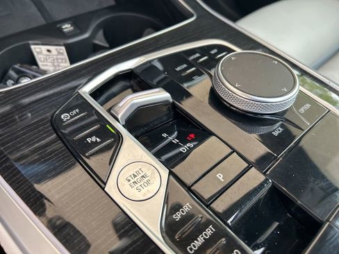 Used 2024 BMW X5 sDrive40i w/ M Sport Package image 8