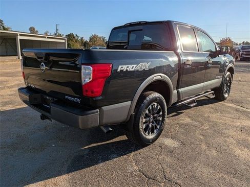 Used 2017 Nissan Titan PRO-4X image 4
