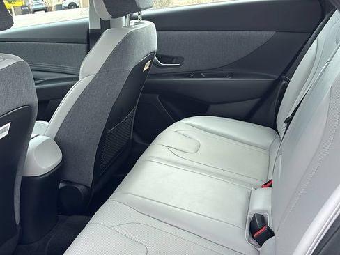 Used 2023 Hyundai Elantra Limited FWD image 29