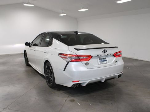 Used 2020 Toyota Camry XSE FWD image 7