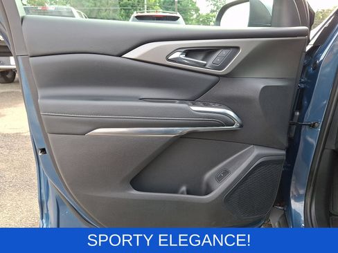 Used 2024 Chevrolet Traverse LT FWD image 15