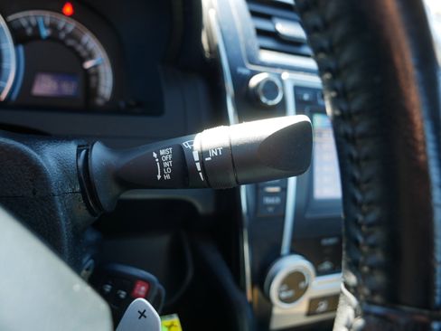 Used 2013 Toyota Camry SE image 31