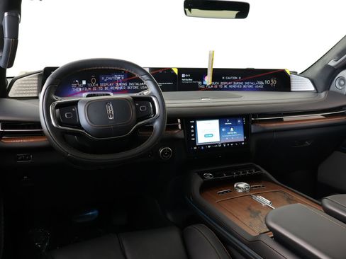 New 2026 Lincoln Navigator Black Label AWD/4WD image 2