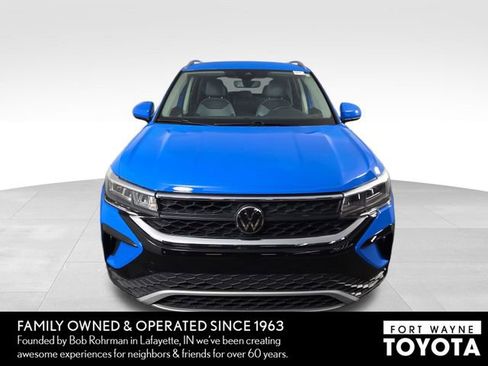 Used 2024 Volkswagen Taos SE AWD/4WD image 3