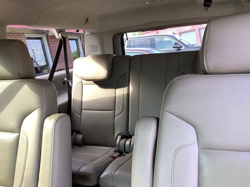 Used 2018 GMC Yukon XL SLT w/ Open Road Package AWD/4WD image 14
