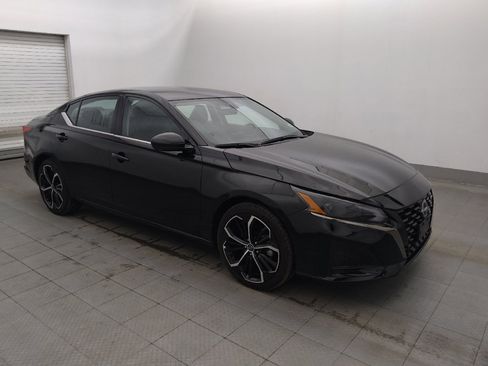 Used 2025 Nissan Altima 2.5 SR FWD image 11