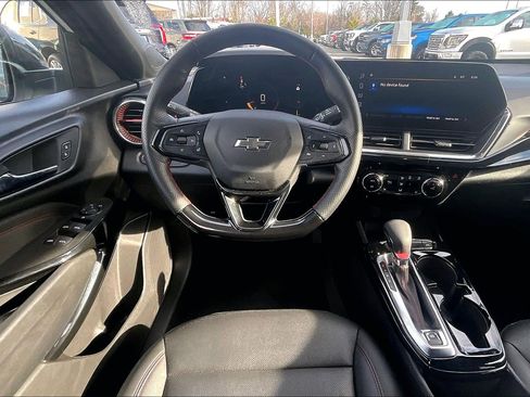 Used 2025 Chevrolet Trax RS w/ Driver Confidence Package image 5