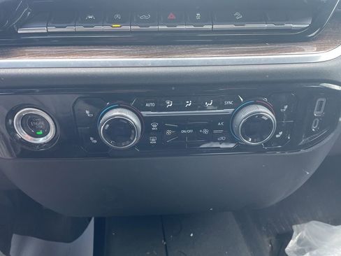 Used 2022 Chevrolet Silverado 1500 LT image 22