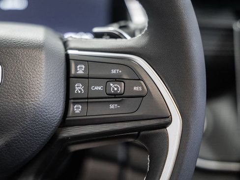 New 2025 Jeep Grand Cherokee Laredo X w/ Luxury Tech Group I image 27