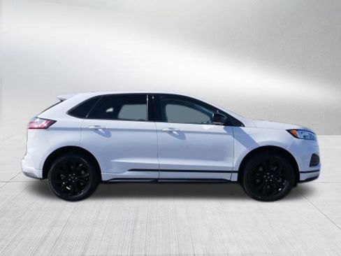 Used 2023 Ford Edge SE w/ Black Appearance Package image 2