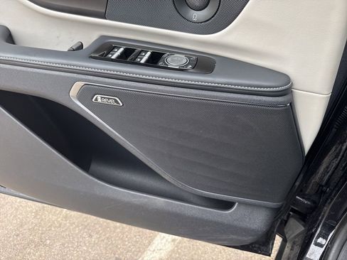 Used 2024 Lincoln Nautilus Reserve w/ Equipment Group 202A image 15