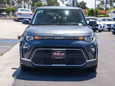 Used 2023 Kia Soul LX FWD image 2