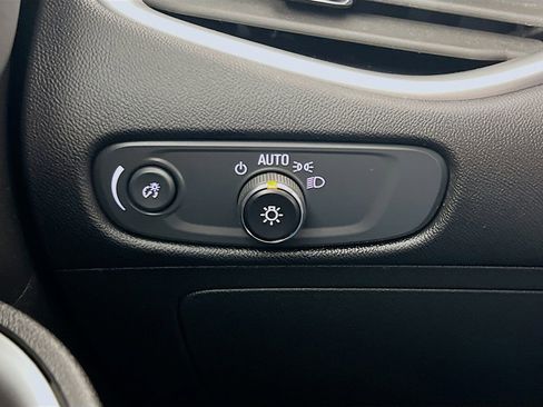 Used 2023 Chevrolet Malibu LS FWD image 32