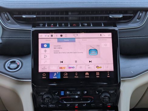 New 2025 Jeep Grand Cherokee Limited image 19