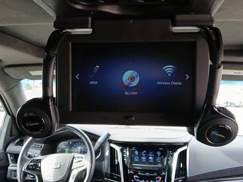 Used 2020 Cadillac Escalade Platinum image 72