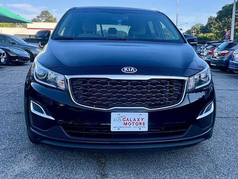 Used 2019 Kia Sedona LX image 2