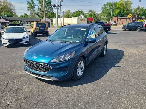 Used 2020 Ford Escape SE FWD image 2