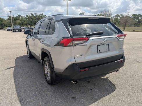 Used 2025 Toyota RAV4 XLE w/ Convenience Package FWD image 7
