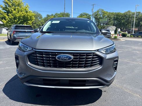 Used 2025 Ford Escape SE FWD image 3