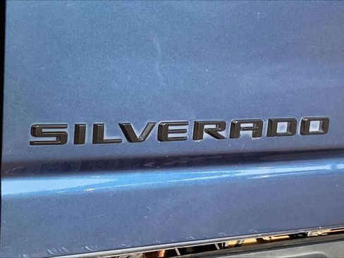 Used 2021 Chevrolet Silverado 2500 Custom w/ Custom Value Package AWD/4WD image 31