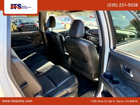 Used 2017 Honda Pilot Touring image 11