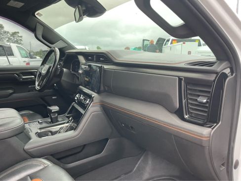 Used 2023 GMC Sierra 1500 AT4 w/ AT4 Premium Package AWD/4WD image 26