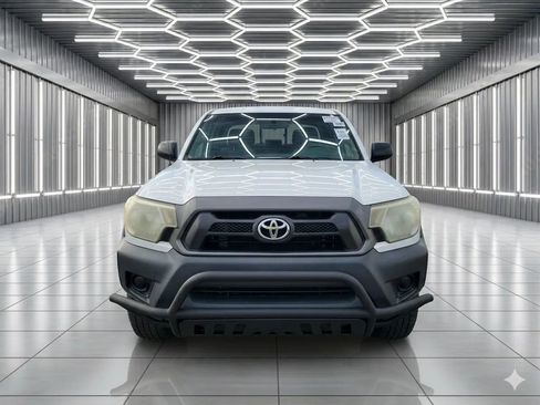 Used 2014 Toyota Tacoma PreRunner w/ Convenience Package RWD image 3