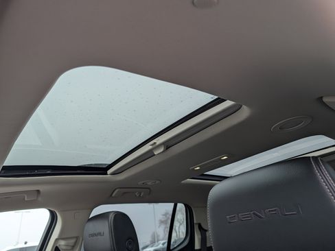 Used 2023 GMC Acadia Denali w/ Black Diamond Edition image 35