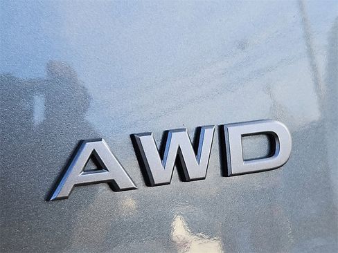 Certified 2025 Nissan Rogue S image 33