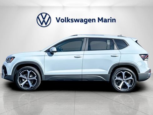 New 2026 Volkswagen Taos SEL image 2