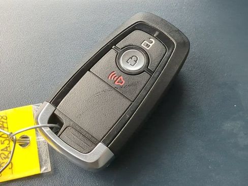 Used 2025 Ford Maverick XLT w/ Equipment Group 302A AWD/4WD image 27