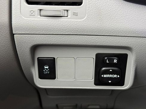 Used 2011 Toyota Corolla LE image 28