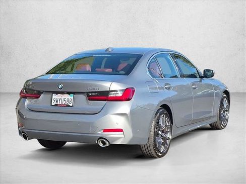 Used 2026 BMW 330i xDrive Sedan w/ Convenience Package AWD/4WD image 5