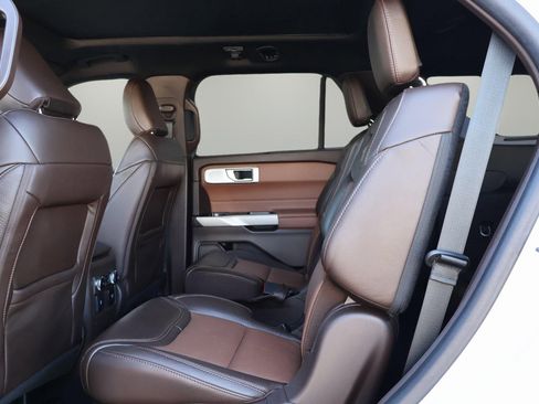 Used 2024 Ford Explorer King Ranch w/ Technology Package image 14