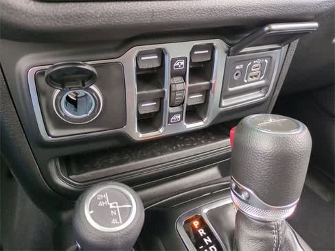 New 2025 Jeep Gladiator Sport image 31