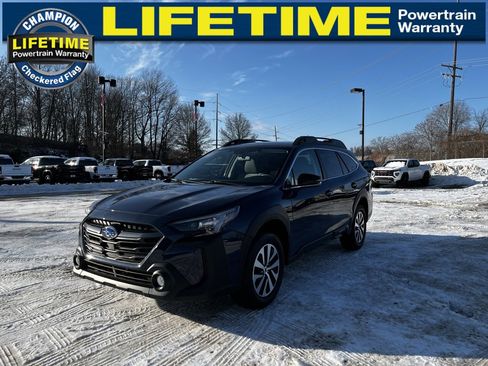 Used 2024 Subaru Outback Premium image 1