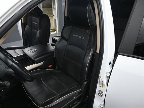 Used 2022 RAM 2500 Laramie w/ Safety Group B image 11