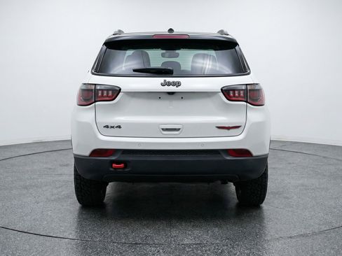 Used 2025 Jeep Compass Trailhawk image 7
