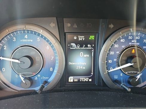 Used 2018 Toyota Sienna XLE w/ XLE Navigation Package image 9