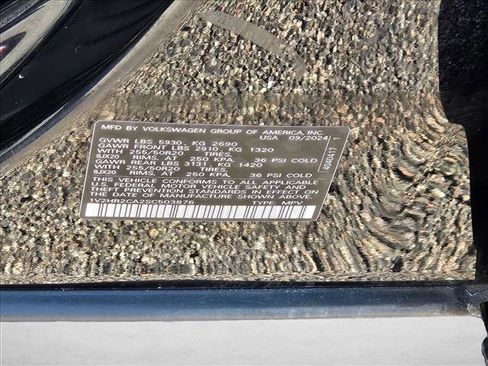 Used 2025 Volkswagen Atlas SE image 24