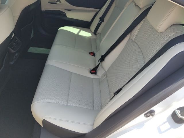 Used 2023 Lexus ES 250 w/ Premium Package AWD/4WD image 22