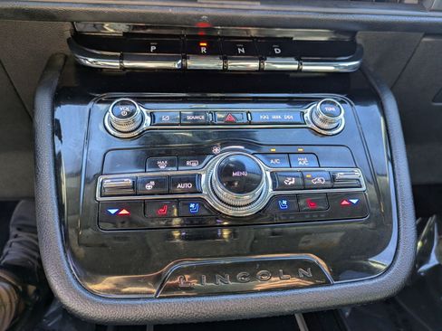 Used 2022 Lincoln Corsair Reserve image 25