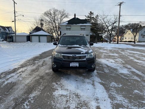 Used 2010 Subaru Forester 2.5XT Limited image 2