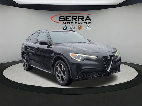 Used 2023 Alfa Romeo Stelvio Ti image 11